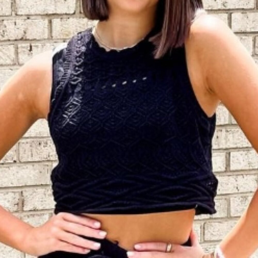 Crochet cropped sleeveless top - Small BLACK